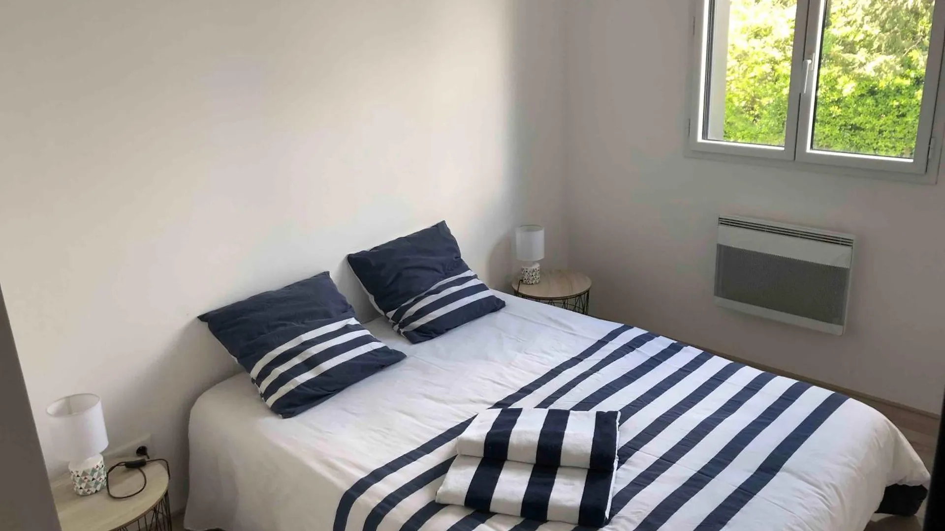 Maison Sur Jardin Clos A 100M De La Plage Ile-Tudy 0*,  France